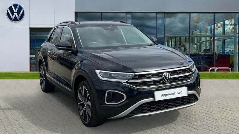 Used VW T-Roc Style 150 HP (110 kW) 2023 Deep black pearl SUV