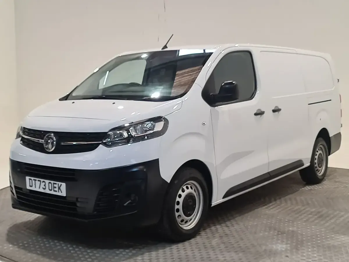 Used Vauxhall Vivaro 100 HP (73 kW) 2024 White MPV
