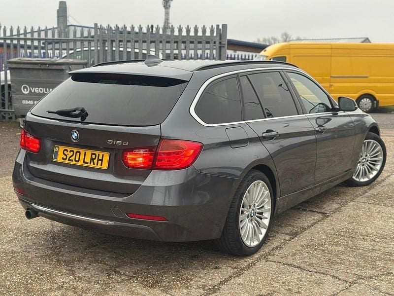 Used BMW 318 Luxury Line 2015 Grey Estate