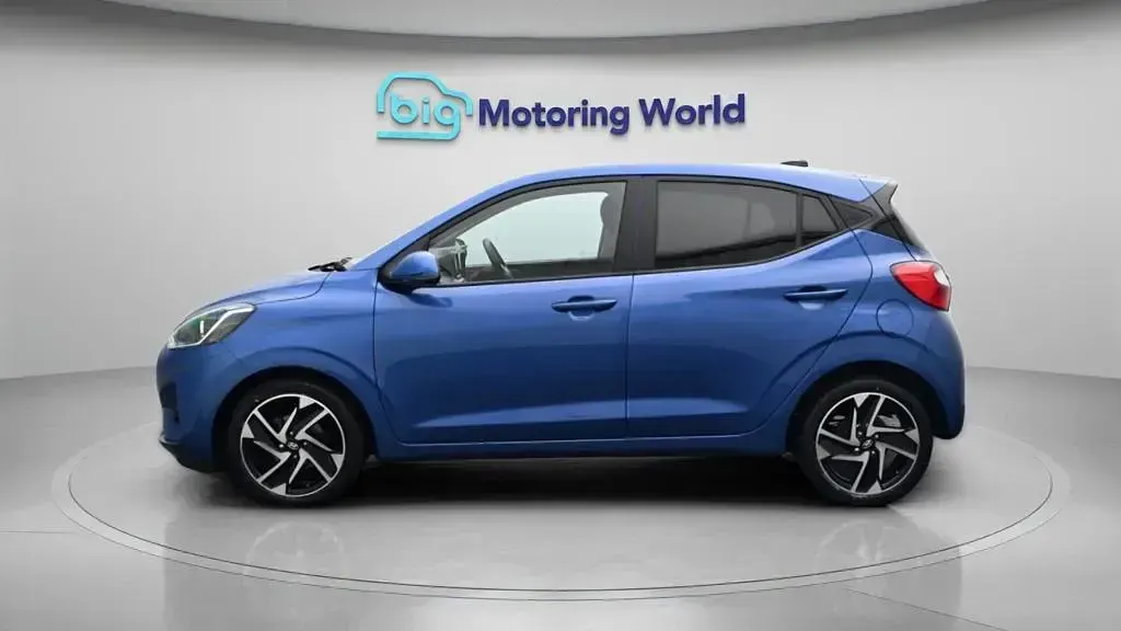 Used Hyundai i10 Premium 84 HP (61 kW) 2020 Blue Hatchback