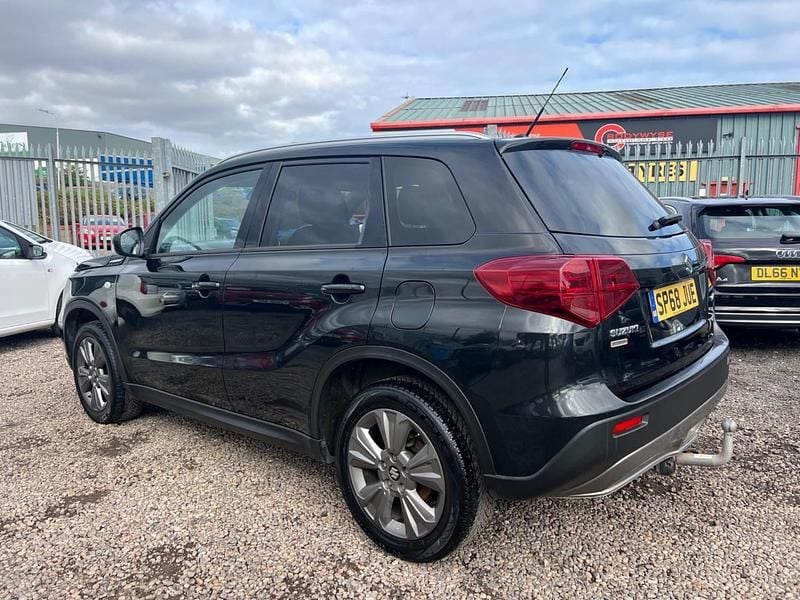 Second-hand Suzuki Vitara SZ-T 112 CP (82 kW) 2018 Negru SUV
