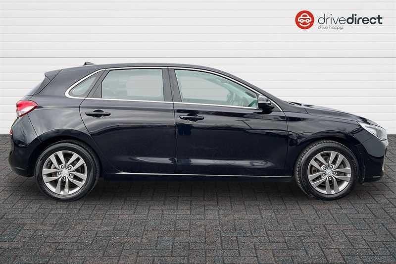 Used Hyundai i30 SE 120 HP (88 kW) 2017 Black Hatchback