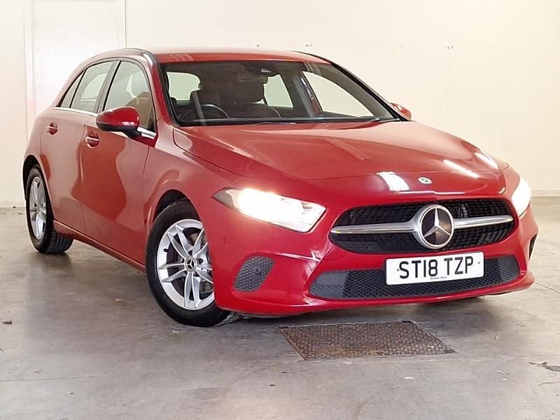Used Mercedes A180 Executive 116 HP (85 kW) 2018 Red Hatchback