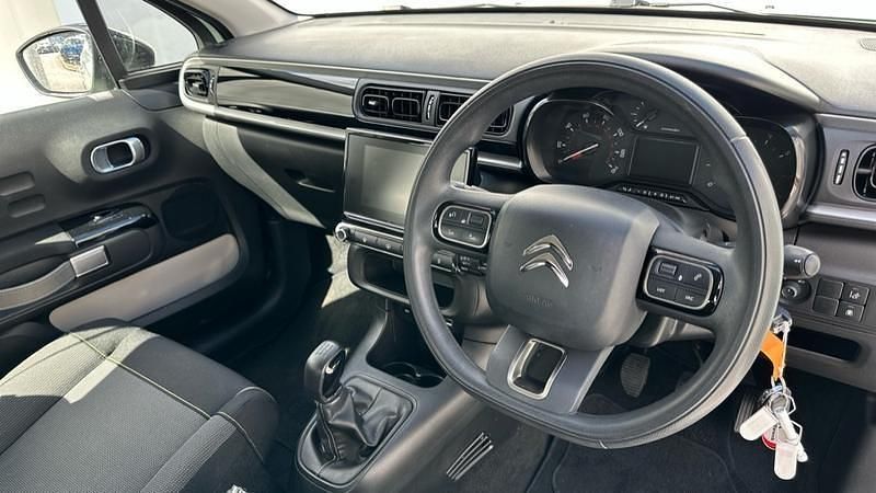 Used Citroën C3 Feel 83 HP (61 kW) 2019 Green Hatchback