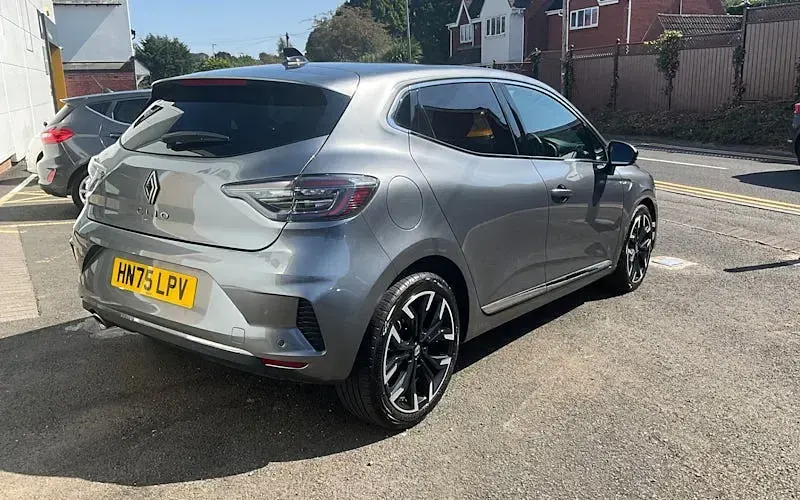 Used Renault Clio Techno 90 HP (66 kW) 2025 Grey Hatchback