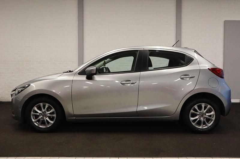 Used Mazda 2 75 HP (55 kW) 2017 Silver Hatchback
