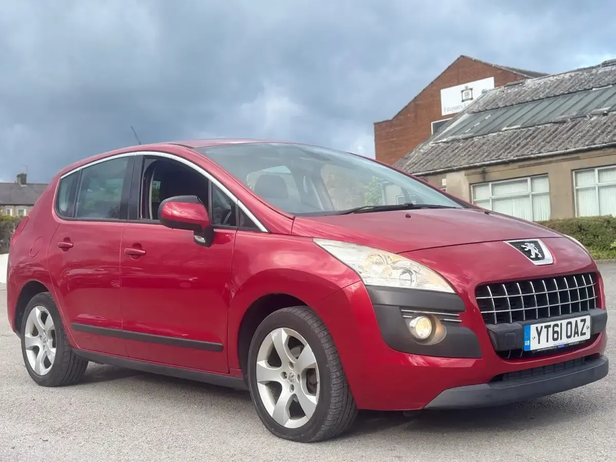 Used Peugeot 3008 Sport 112 HP (82 kW) 2012 Red Estate