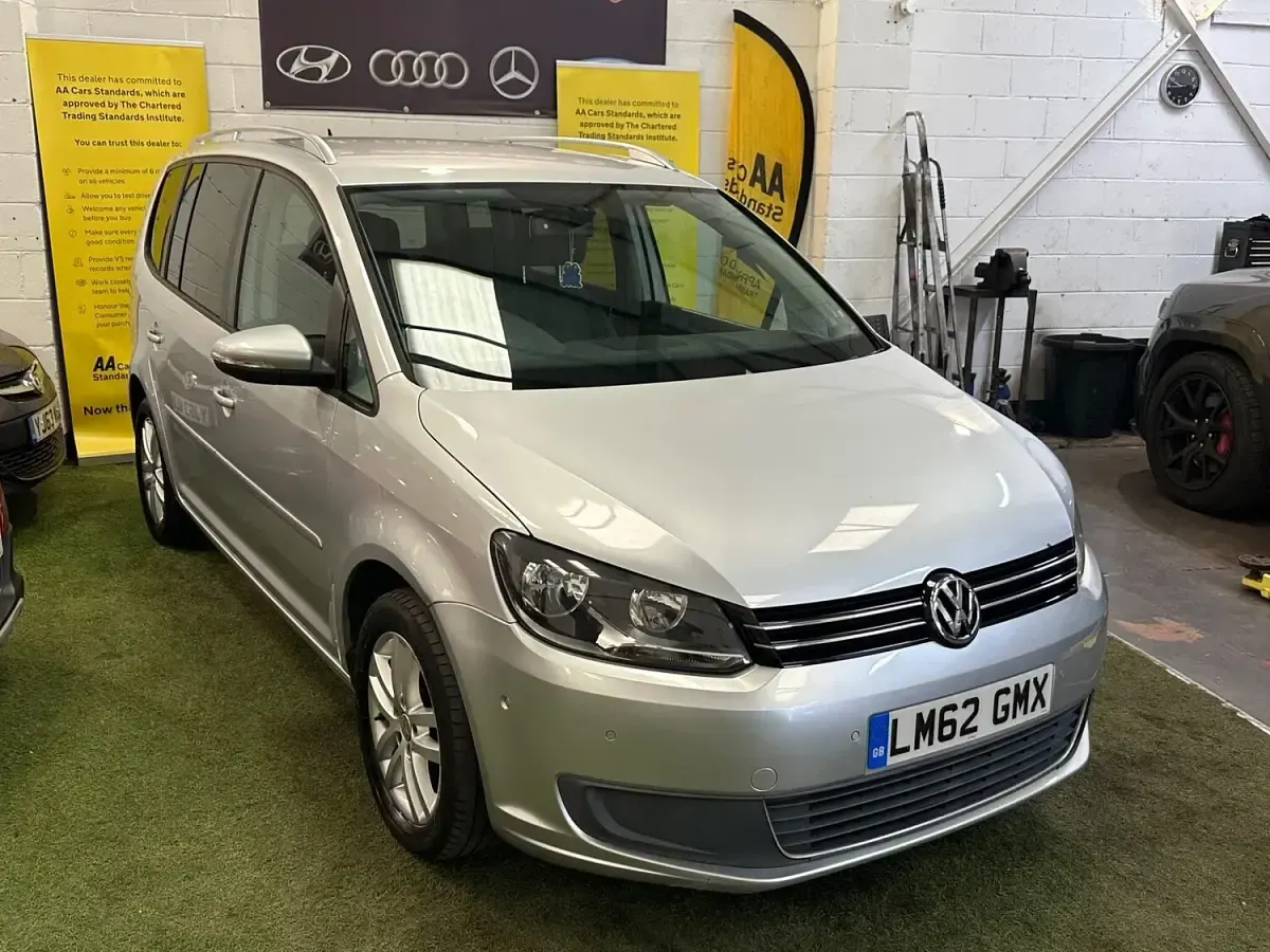 Used VW Touran SE 105 HP (77 kW) 2012 Silver MPV