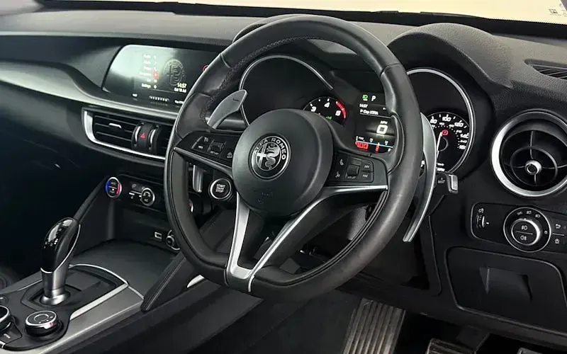 Used Alfa Romeo Stelvio Edizione Speciale 210 HP (154 kW) 2018 Red SUV