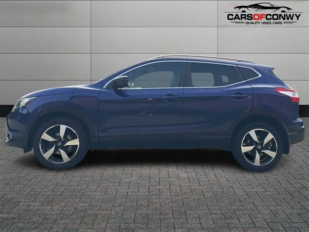 Used Nissan Qashqai N-Vision 115 HP (84 kW) 2017 Blue SUV