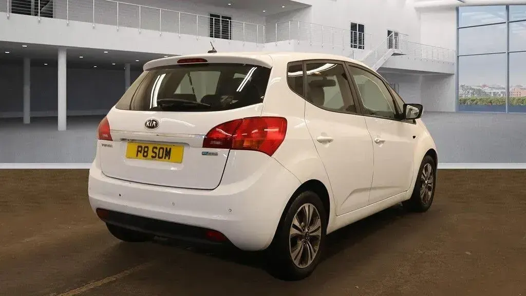 Used Kia Venga 123 HP (90 kW) 2016 White Hatchback