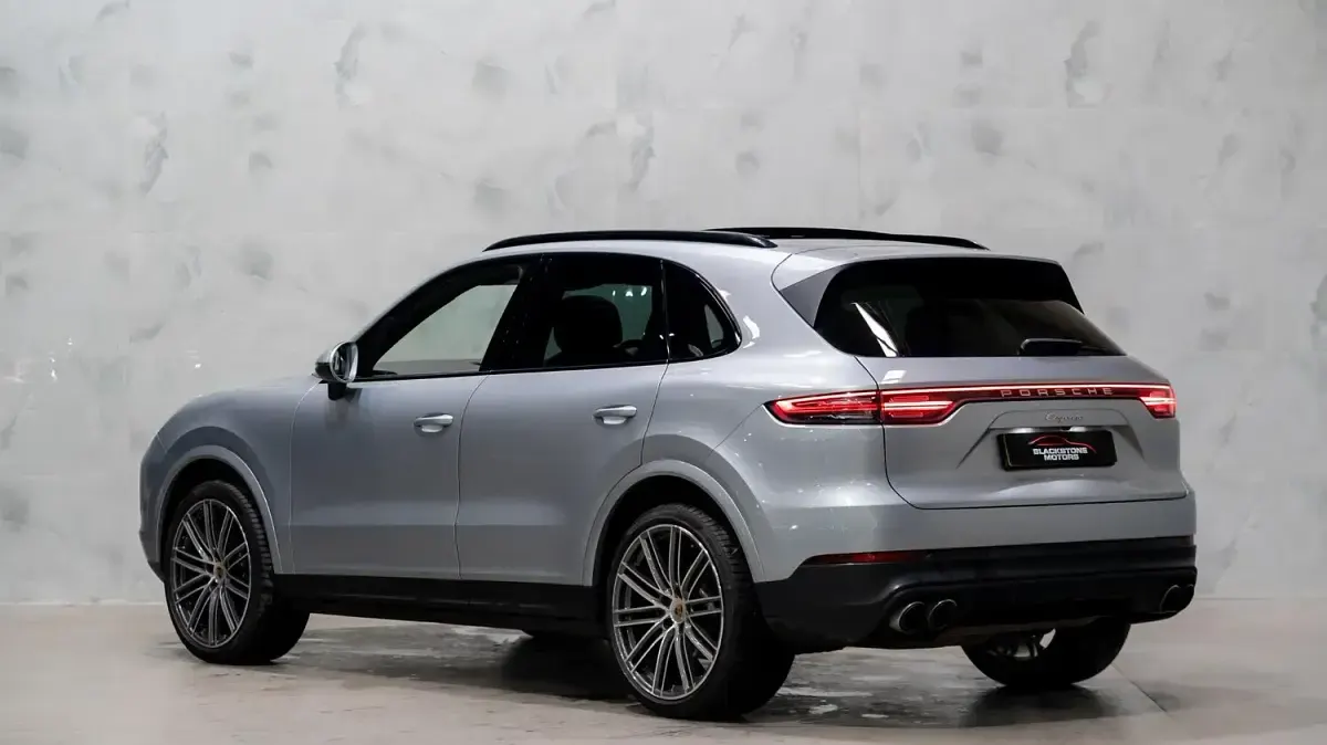 Used Porsche Cayenne 340 HP (250 kW) 2020 Silver SUV