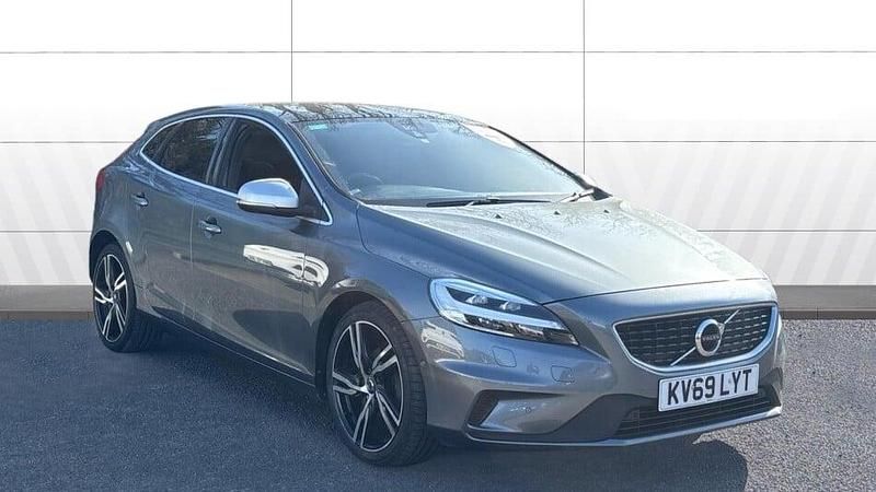 Used Volvo V40 R-Design 122 HP (89 kW) 2019 Hatchback