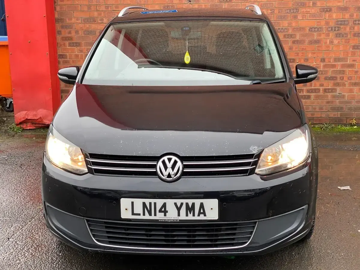 Used VW Touran SE 105 HP (77 kW) 2014 Black MPV