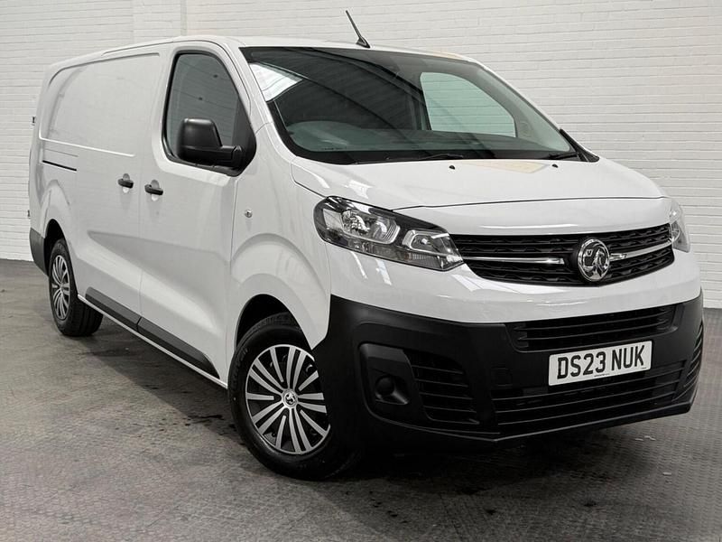 Used Vauxhall Vivaro S 100 HP (73 kW) 2023 White MPV