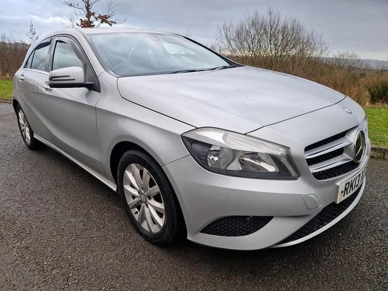 Used Mercedes A180 SE 122 HP (89 kW) 2013 Silver Hatchback