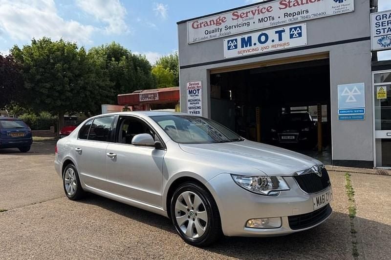 Silver Used 2011 Skoda Superb GreenLine Hatchback | £4,990 (Fair price) - Image 1/1