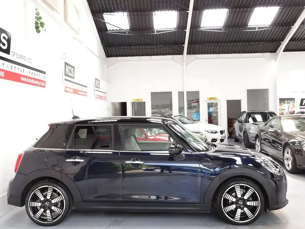 Used Mini Cooper Exclusive 136 HP (100 kW) 2022 Blue/black Hatchback