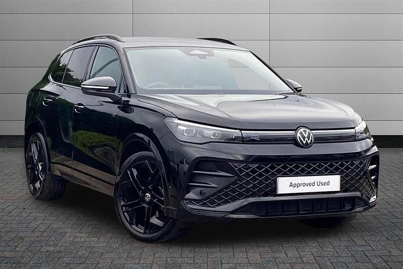 Grenadilla black Used 2025 VW Tiguan R-line SUV | £34,650 (Expensive) - Image 1/3