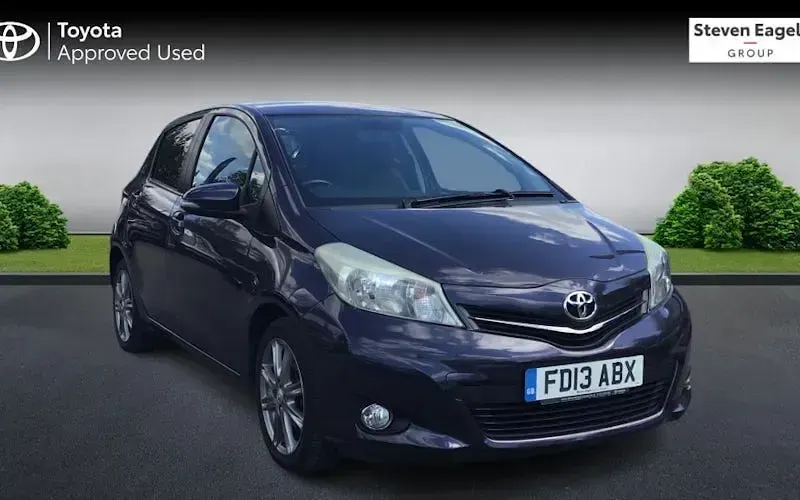 Used Toyota Yaris SR 101 HP (74 kW) 2013 Hatchback