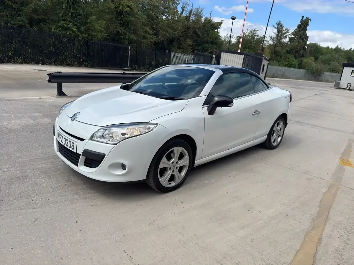 Used Renault Mégane Cabriolet Dynamique 2011 White Cabriolet