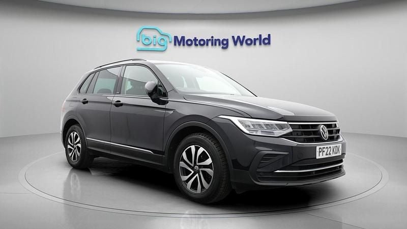Used VW Tiguan Active 150 HP (110 kW) 2021 Black SUV