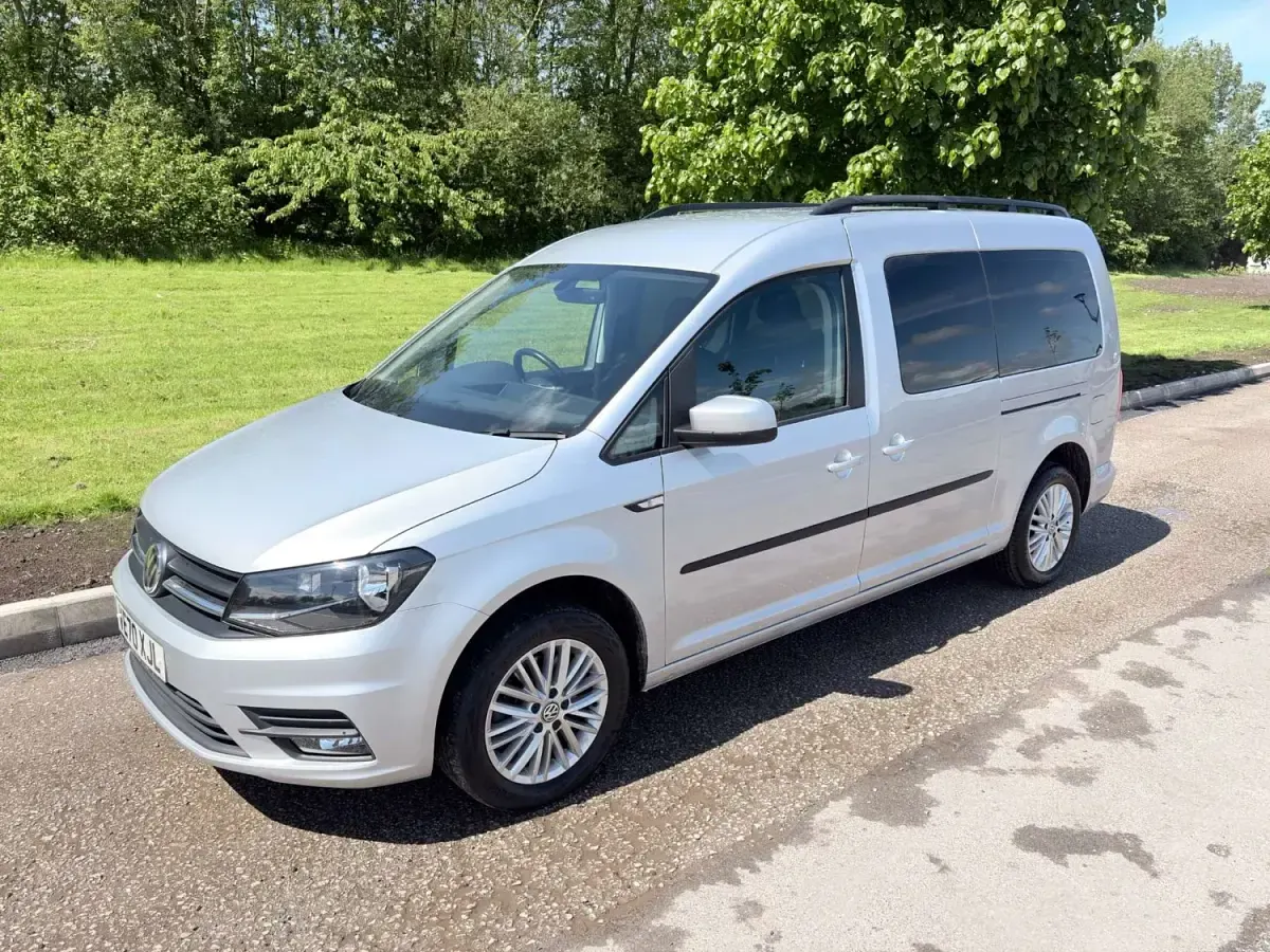 Usado VW Caddy Life 122 CV (89 kW) 2021 Plateado Monovolumen