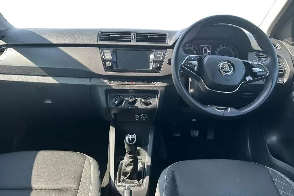 Used Skoda Fabia Colour Edition 95 HP (69 kW) 2021 Blue Hatchback