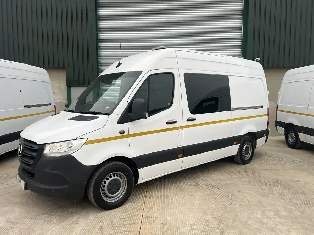 Used Mercedes Sprinter Progressive 161 HP (118 kW) 2021 White Van