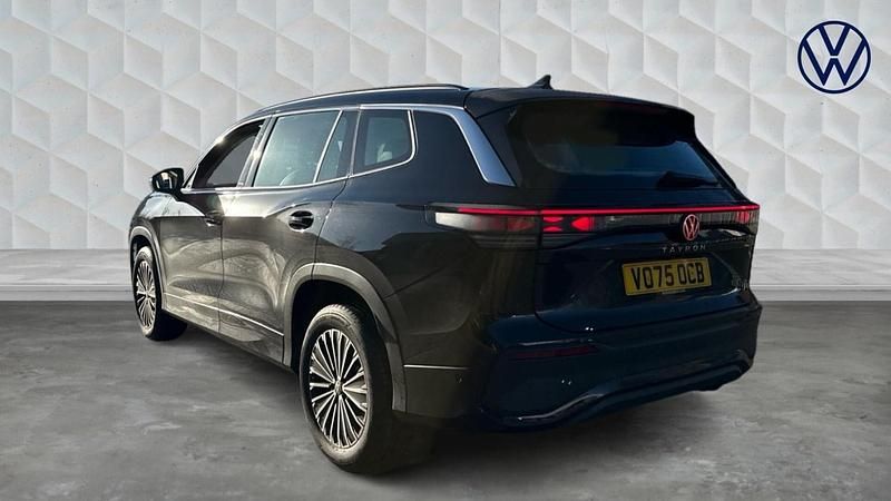 Used VW Touran Life 150 HP (110 kW) 2025 Black MPV