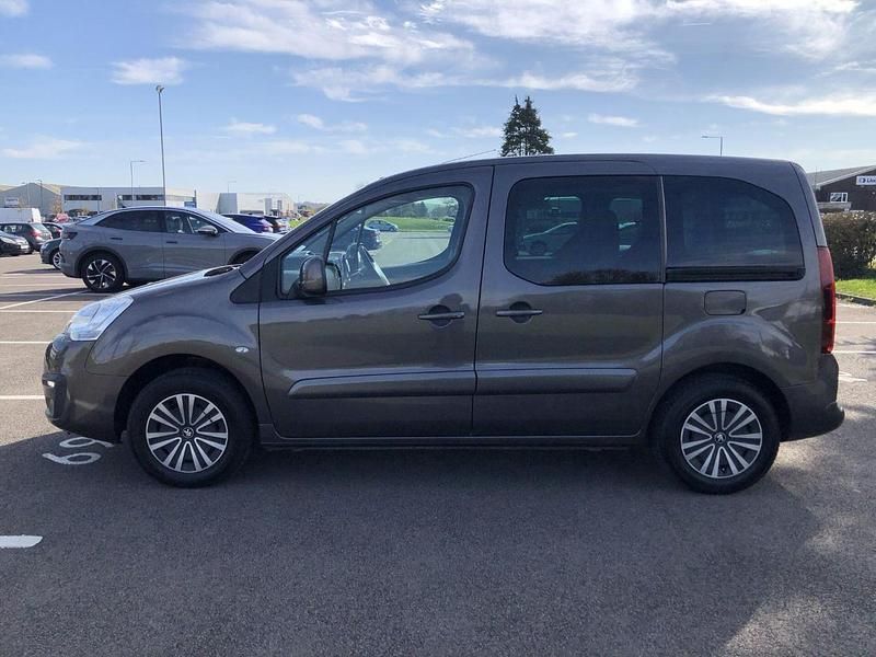 Gebraucht Peugeot Partner Tepee Active 98 PS (72 kW) 2018 Grau Van / Kleinbus