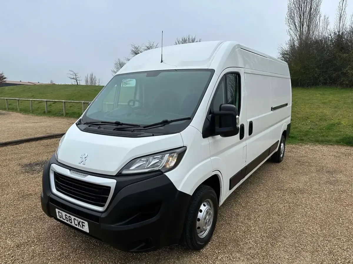 Used Peugeot Boxer 130 HP (95 kW) 2018 White Van