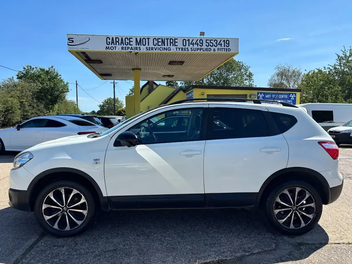 Used Nissan Qashqai 360º 141 HP (103 kW) 2013 White SUV