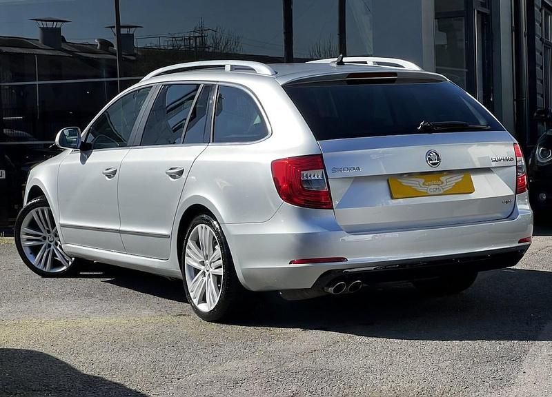 Used Skoda Superb Elegance 170 HP (125 kW) 2014 Silver Estate