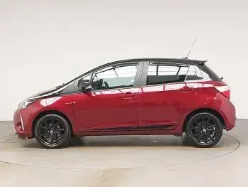 Used Toyota Yaris 111 HP (81 kW) 2018 Red Hatchback