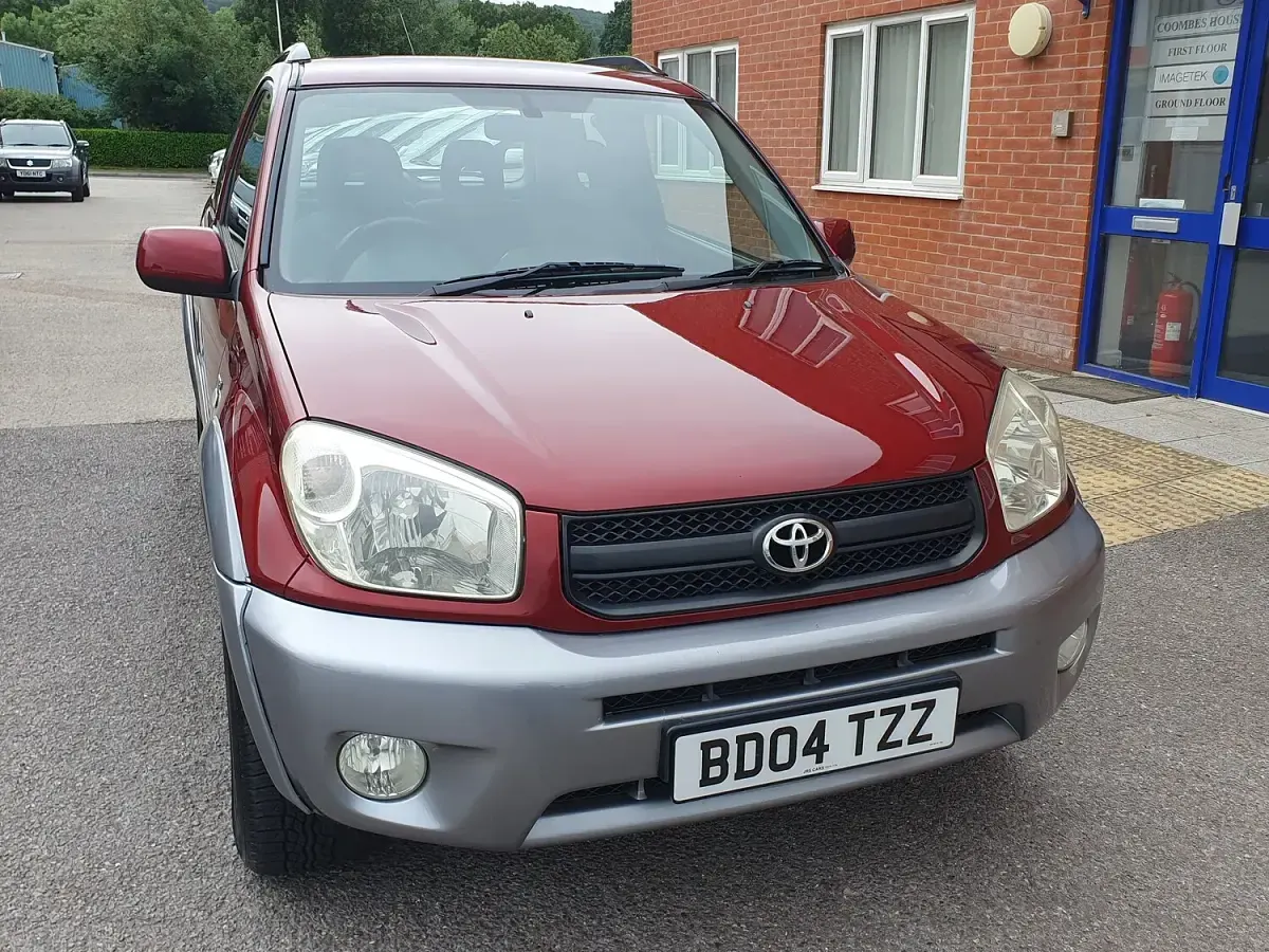 Used Toyota RAV4 147 HP (108 kW) 2004 Red SUV