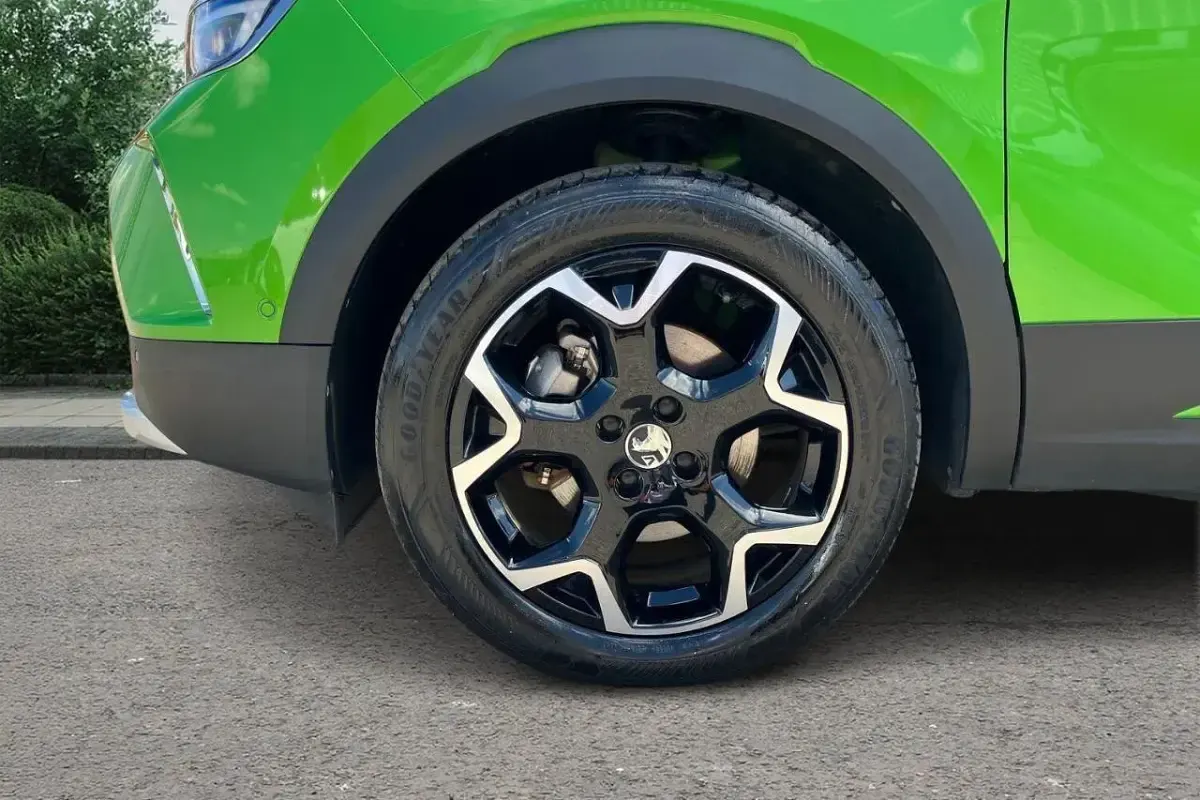 Used Vauxhall Mokka Ultimate 100 kW (136 HP) 2023 Iconic green SUV