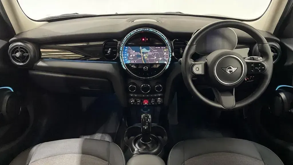 Used Mini Cooper Classic 134 HP (98 kW) 2023 Black Hatchback