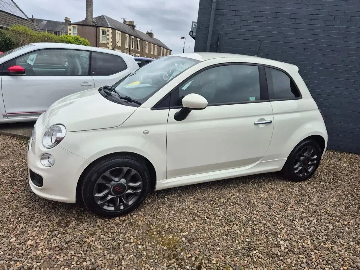 Begagnad Fiat 500 S 69 HK (50 kW) 2014 Vit Halvkombi