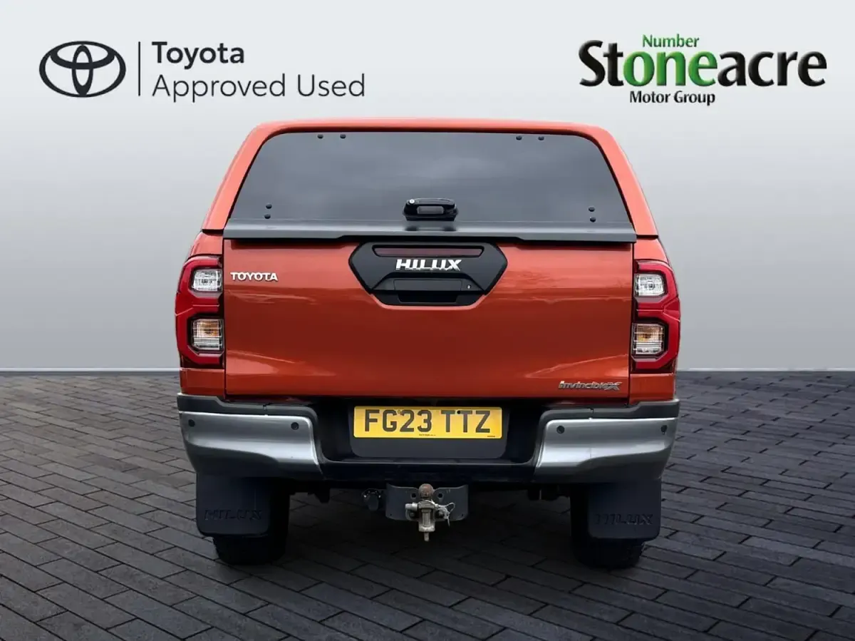Usado Toyota HiLux 201 CV (147 kW) 2023 Naranja Pickup/Camioneta