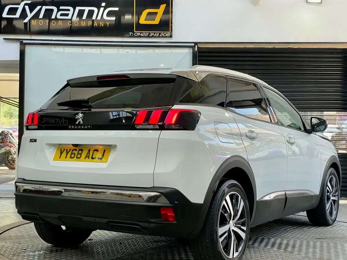 Used Peugeot 3008 Allure 130 HP (95 kW) 2018 White SUV