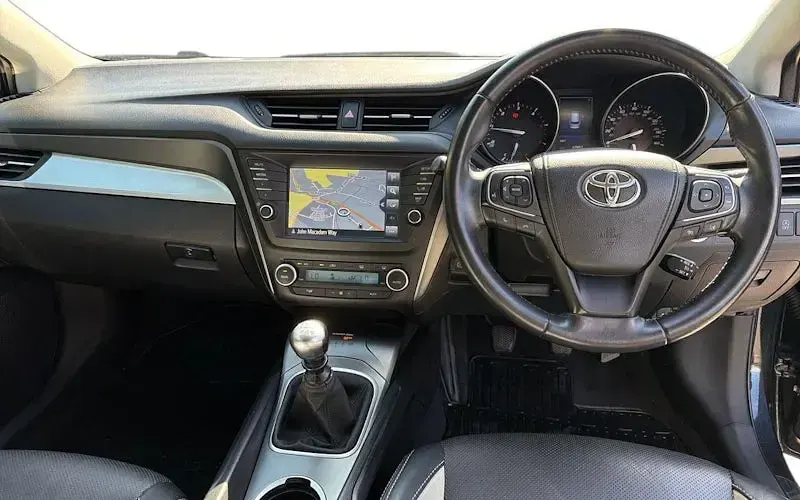 Used Toyota Avensis Business Edition 143 HP (105 kW) 2016 Grey Estate