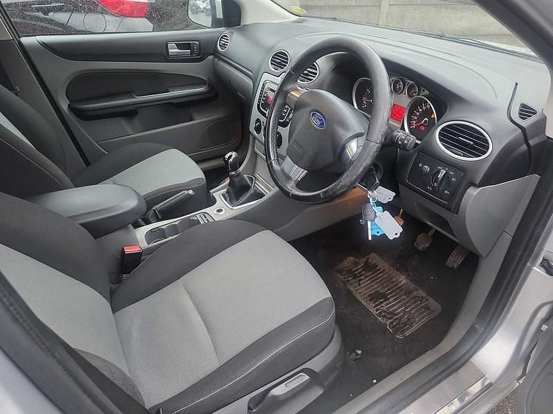 Used Ford Focus Zetec 2011 Silver Hatchback