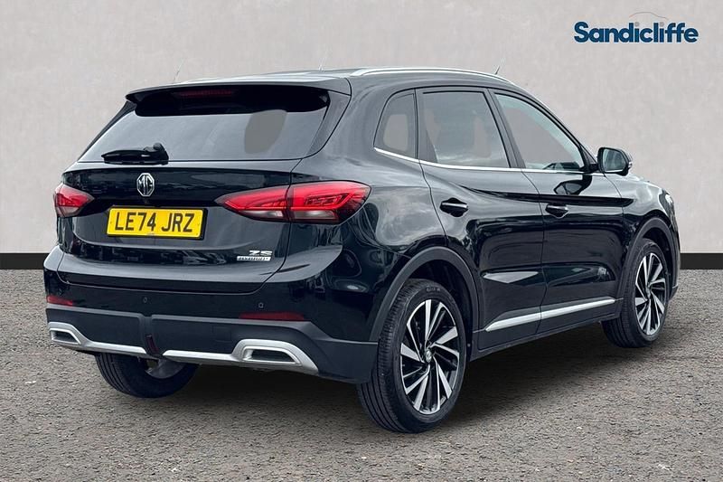 Used MG ZS Trophy 196 HP (144 kW) 2024 Metallic  black pearl SUV