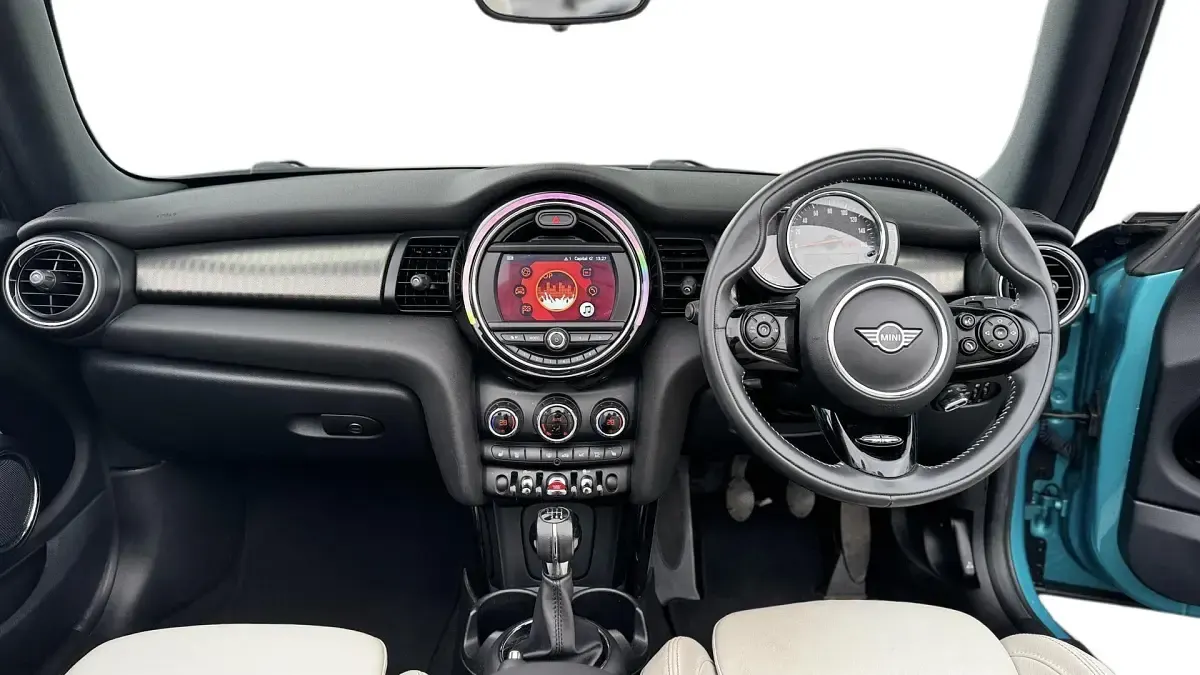 Begagnad Mini Cooper Exclusive 134 HK (98 kW) 2019 Grön Halvkombi