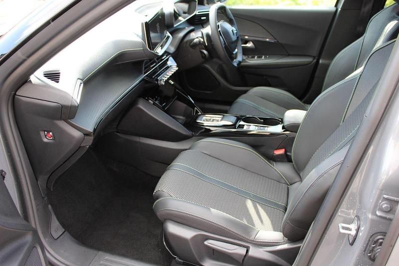 Used Peugeot 2008 GT 143 HP (105 kW) 2025 Grey SUV