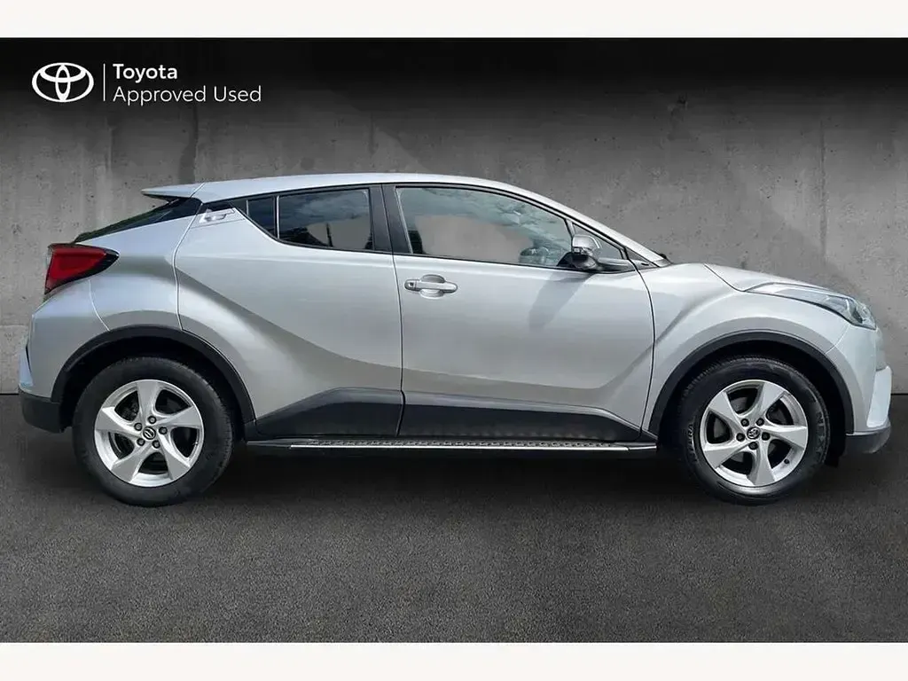 Begagnad Toyota C-HR 116 HK (85 kW) 2019 Silver SUV