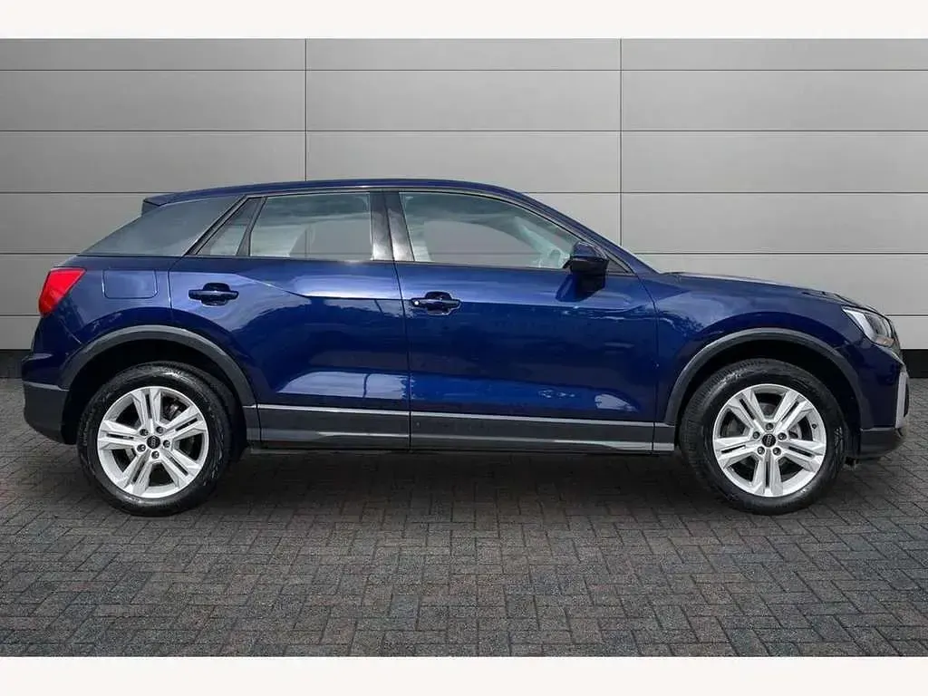 Used Audi Q2 Sport 150 HP (110 kW) 2023 Blue SUV
