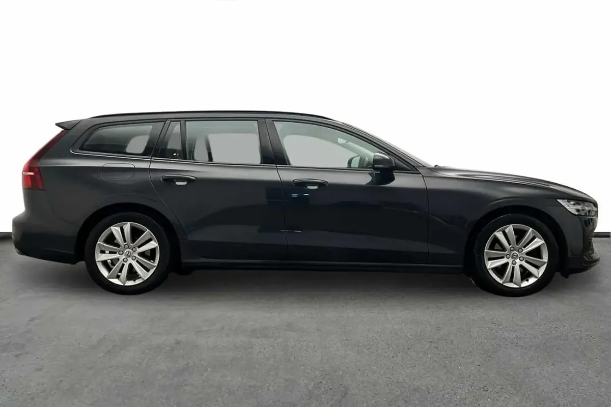 Used Volvo V60 Momentum 148 HP (108 kW) 2019 Grey Estate