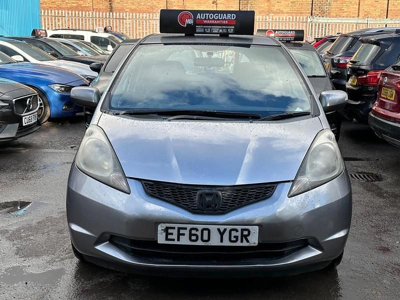 Begagnad Honda Jazz ES 100 HK (73 kW) 2011 Silver Halvkombi